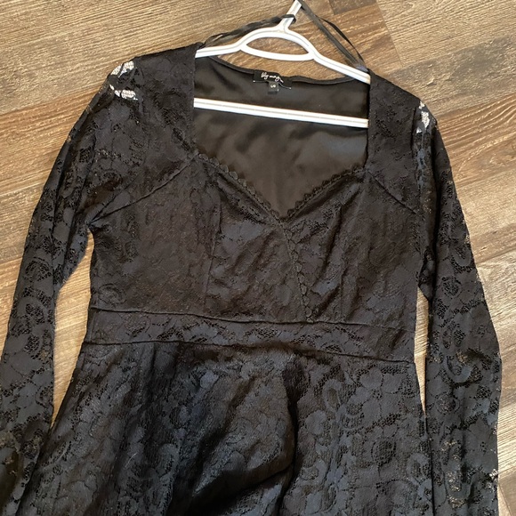 Black lace top - Picture 3 of 6